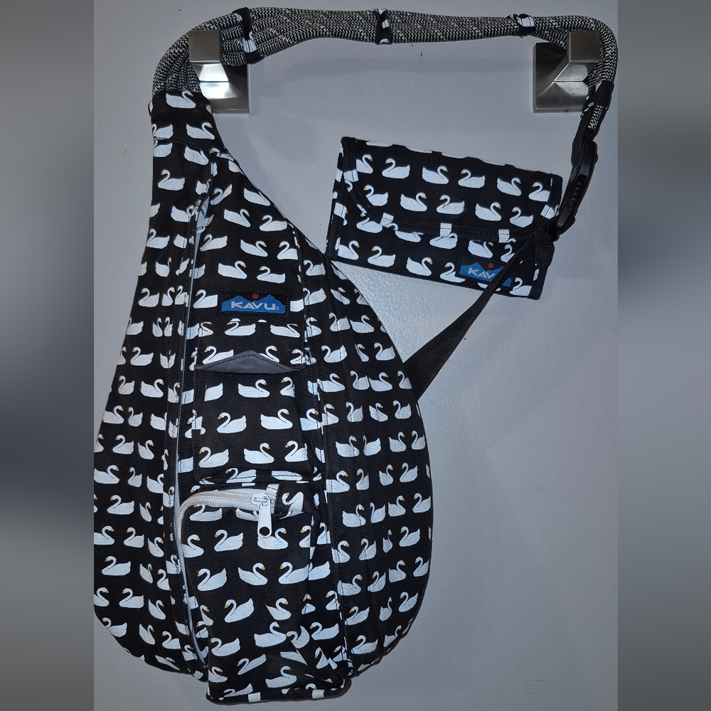 Kavu Black and White Swan Pattern Bag
